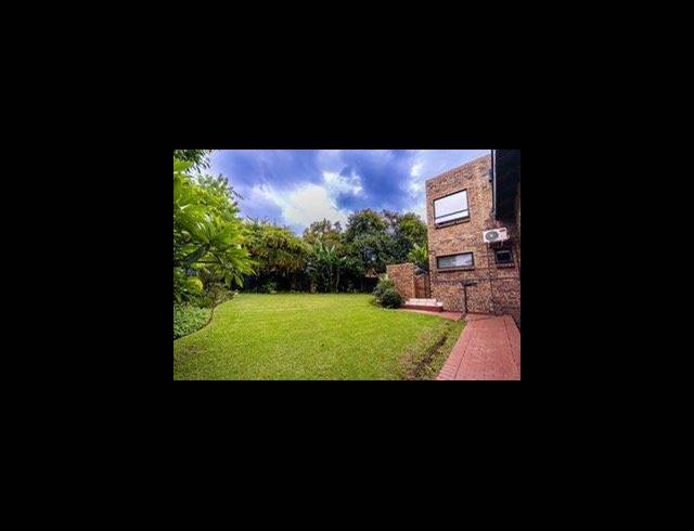 6 BEDROOM HOUSE FOR SALE IN MORELETA PARK